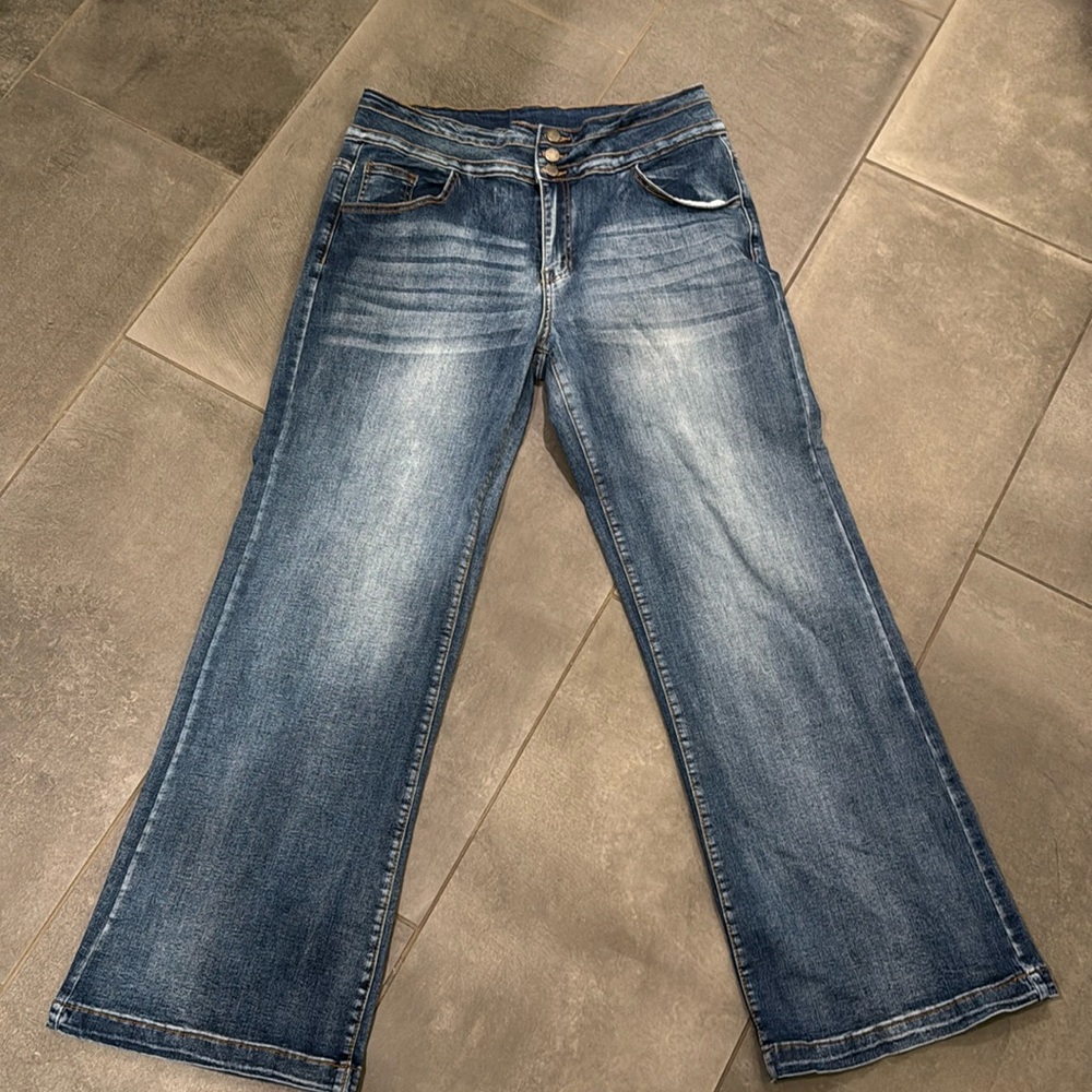 Roswear Jeans. Like new. Wore once. Size XL. Stretchy fabric.